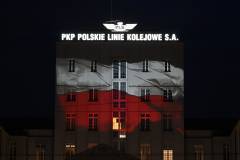 centrala, budynek, iluminacja, flaga biało-czerwona, dekoracja