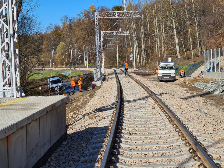 peron, tor, prace budowlane, nowa infrastruktura pasażerska, LK117, Barwałd Średni