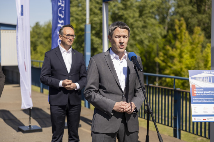 briefing prasowy, przystanek, Wyborski Piotr, Warszawa Ursus Północny