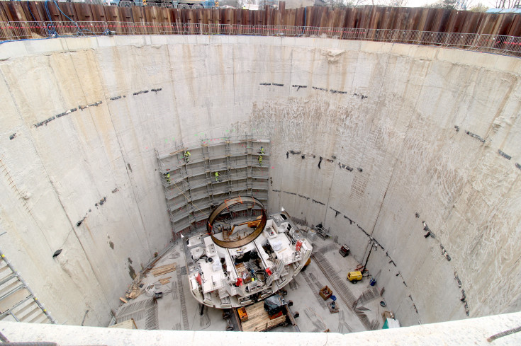 tunel średnicowy, Łódzki Węzeł Kolejowy, TBM, www.tunel-laczypolske.pl, komora startowa, montaż tarczy