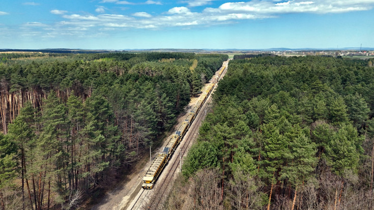 skrócenie czasu podróży, maszyna AHM, prace na linii, Włoszczowice, LK73, Nida, podniesienie prędkości