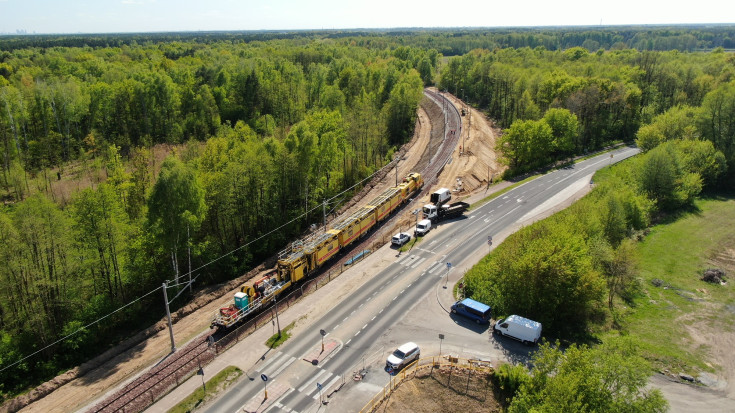 sieć trakcyjna, modernizacja, pociąg sieciowy, nowy przystanek, nowa infrastruktura, Wieliszew, Zegrze, LK28, podbicie toru