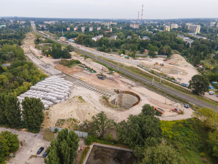 TBM, budowa tunelu, drążenie tunelu kolejowego, Łódź Koziny, Łódź Śródmieście, szacht, komora