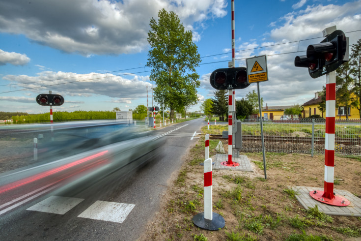 szlaban, przejazd kolejowo-drogowy, sygnalizacja, projekt przejazdowy, modernizacja przejazdu, rogatka