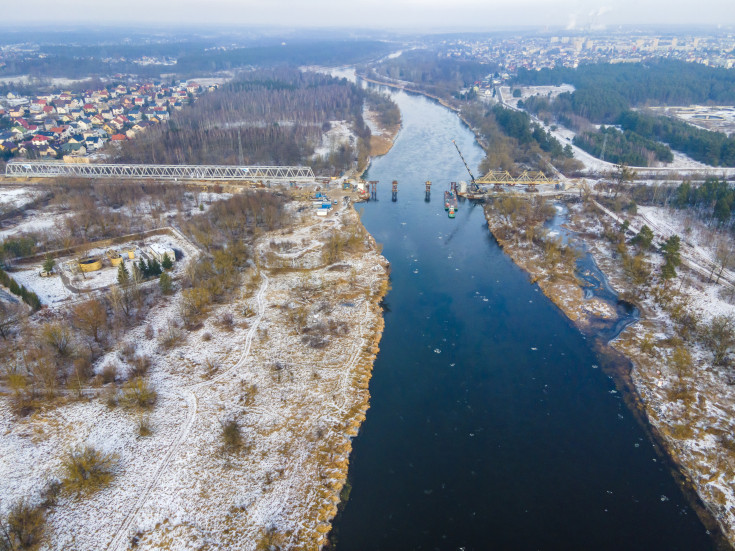 LK35, nowa infrastruktura, nasuwanie przęsła, most nad Narwią