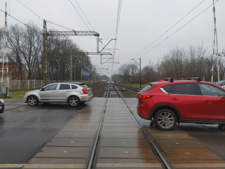 przejazd kolejowo-drogowy, samochód osobowy, Poznań Starołęka