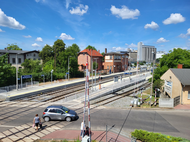 przejazd kolejowo-drogowy, Gorzów Wielkopolski, LK357, samochód osobowy, nowa infrastruktura, nowy peron