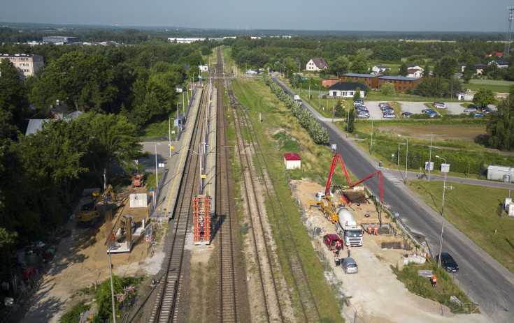 prace budowlane, nowa kładka, nowa infrastruktura, Stryków, węzeł multimodalny