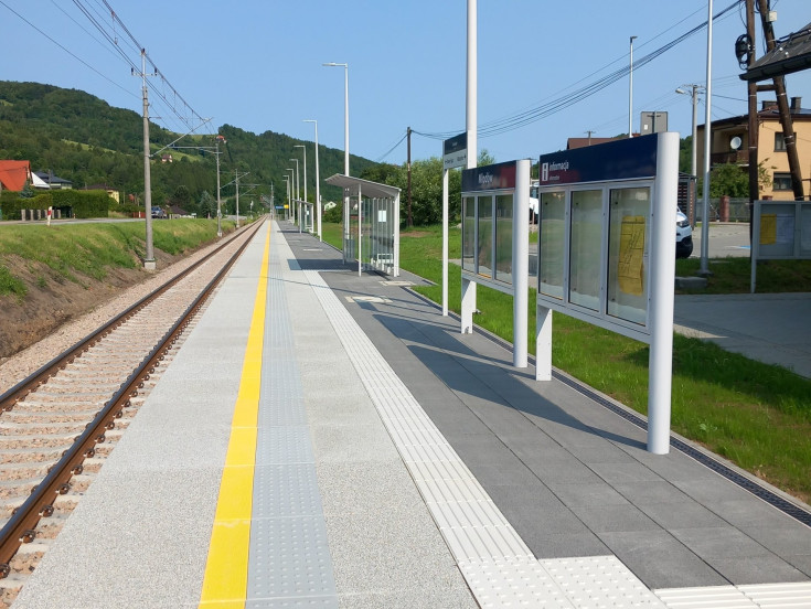 nowy przystanek, nowe oznakowanie, nowa tablica informacyjna, Młodów