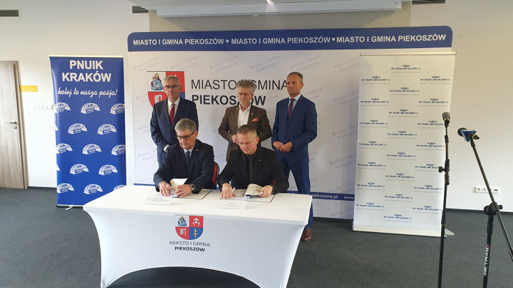 nowy przystanek, Piekoszów, podpisanie umowy, nowa infrastruktura, Program  Przystankowy, Skubiszyński Mirosław, Górka Szczukowska