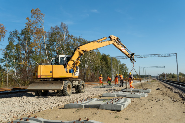 stacja, koparka, Pyrzowice, LK182, prace budowlane, nowa infrastruktura