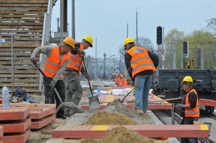 modernizacja, Grodzisk Mazowiecki, LK1, robotnicy, tor, POIiŚ 2007-2013, prace budowlane, maszyna