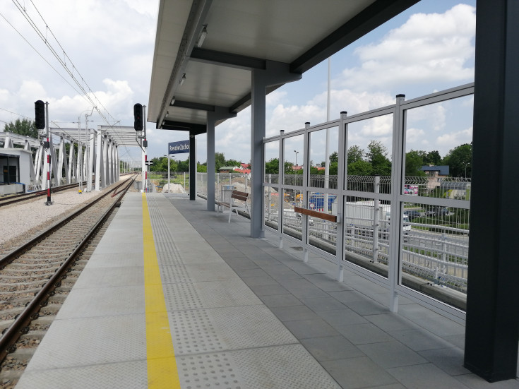 nowy przystanek, Rzeszów Zachodni, nowa wiata, nowa infrastruktura pasażerska, nowy tor