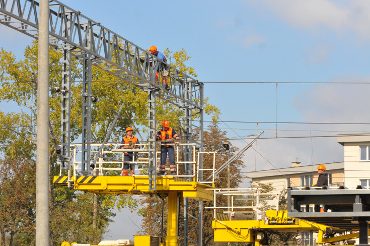 sieć trakcyjna, LK1, pociąg techniczny, infrastruktura kolejowa