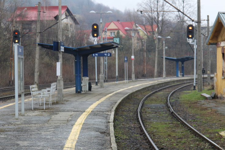 POIiŚ 2014-2020, małopolskie, przed modernizacją, Osielec, przystanek, kolejowa zakopianka