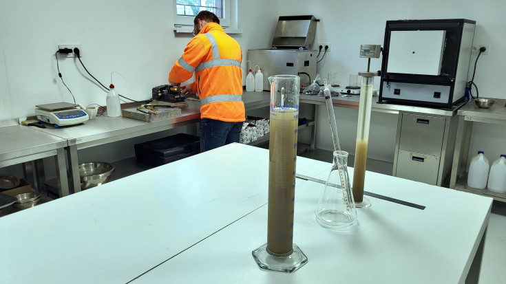 Kraków, laboratorium, nowoczesny sprzęt, nowa infrastruktura, specjaliści