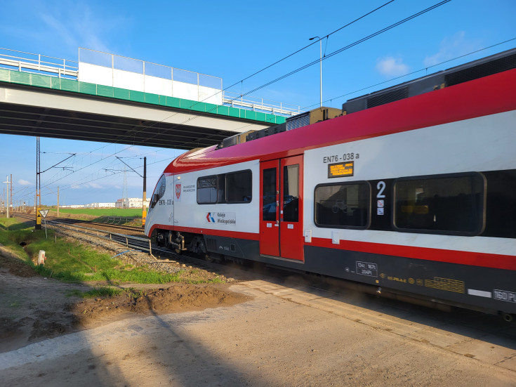 pociąg, nowa infrastruktura, wiadukt drogowy, Plewiska