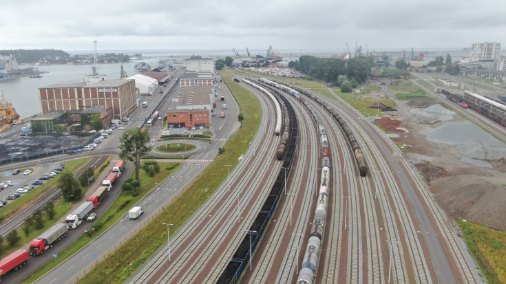 pociąg towarowy, przewóz towarów, Port Gdynia, nowa infrastruktura