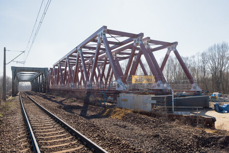 CEF, śląskie, modernizacja stacji, maszyna, Czechowice-Dziedzice, nowy  most, Zabrzeg, Goczałkowice-Zdrój