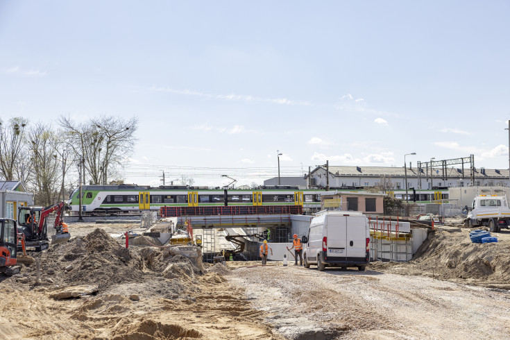 przejazd kolejowo-drogowy, Gmina Teresin, budowa tunelu, inwestycja, FEnIKS