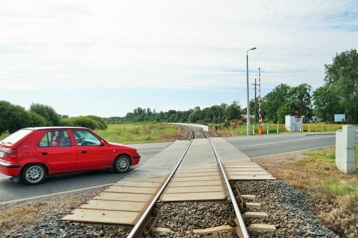 przejazd kolejowo-drogowy, prace budowlane, samochód osobowy, nowa infrastruktura, program budowy 200 przystanków kolejowych, Kleszczele