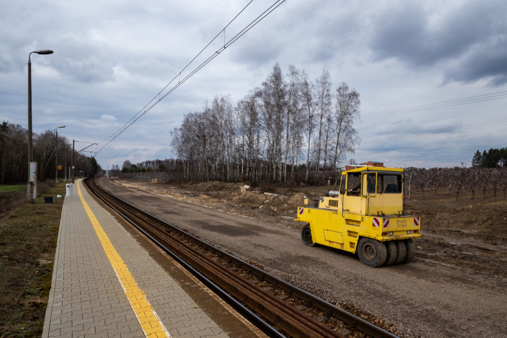 modernizacja, POIiŚ 2014-2020, LK8, prace budowlane, Gośniewice, maszyna, przebudowany przystanek