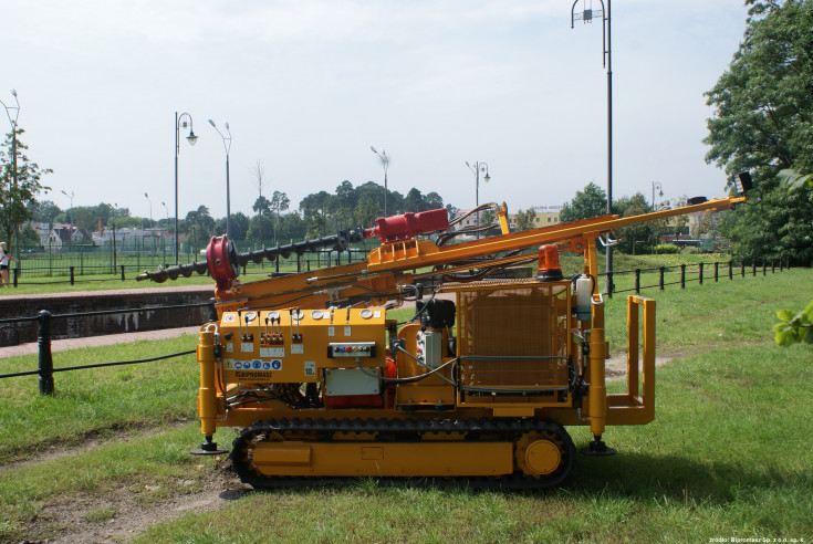 mobilne laboratorium, Wiertnica, badanie gruntu