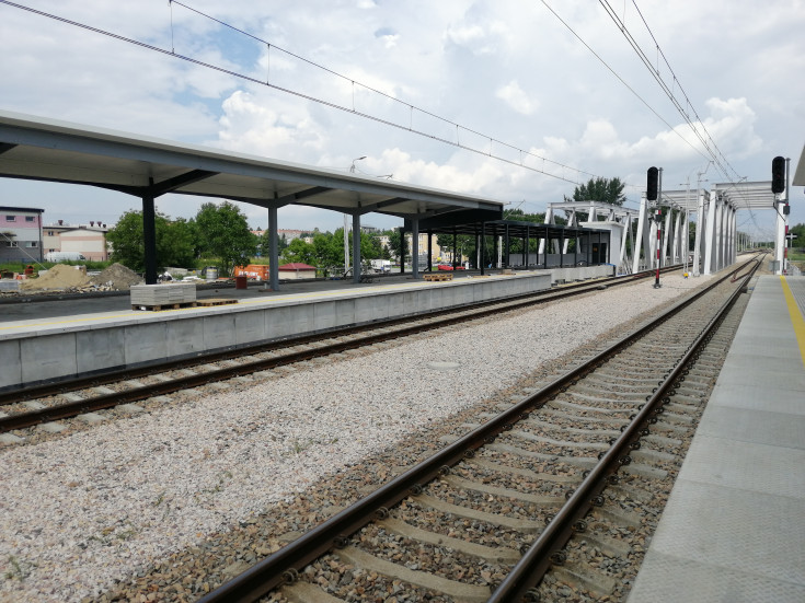 nowy przystanek, Rzeszów Zachodni, nowa wiata, nowa infrastruktura pasażerska, nowy tor