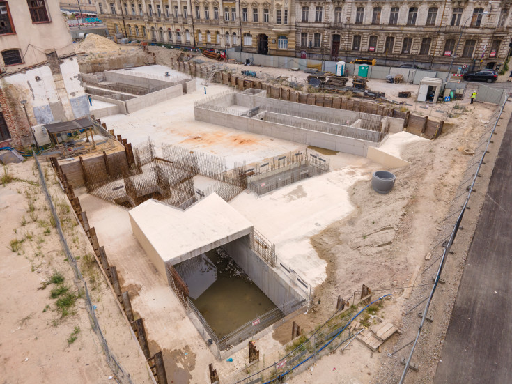 TBM, budowa tunelu, drążenie tunelu kolejowego, Łódź Koziny, Łódź Śródmieście, szacht, komora