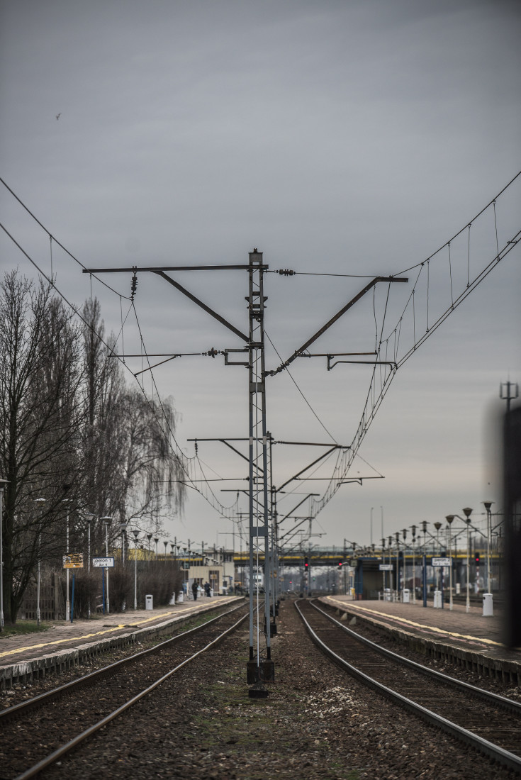 sieć trakcyjna, stacja, CEF, Łącząc Europę, E20, Konin, tor, przed modernizacją, LK3, inwestycja