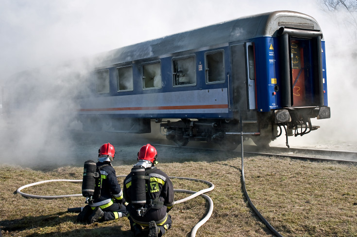 bezpieczeństwo, Legnica, PKP Intercity, straż pożarna, ratownictwo techniczne, awaria, ratownictwo, PKP Cargo, ćwiczenia, pożar, ogień, gaszenie pożaru