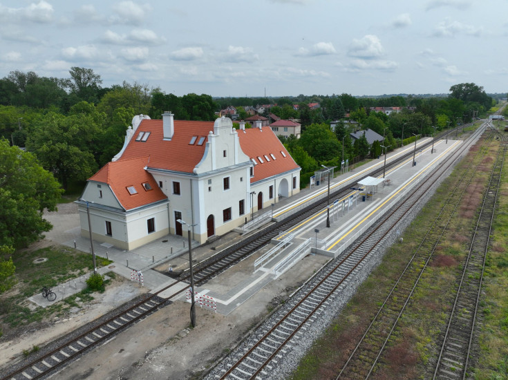 peron, stacja, tor, Płońsk, budynek dworca, LK27