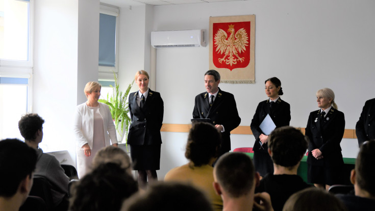 stypendium, edukacja przyszłych kolejarzy, technik transportu kolejowego, szkoła, praktyki zawodowe, Wyborski Piotr, Technikum nr 7 w Zespole Szkół im. inż. S. Wysockiego w Warszawie, technik elektroenergetyk transportu szynowego