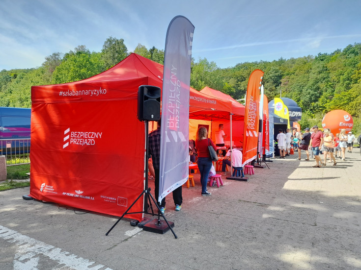 bezpieczny przejazd, bezpieczeństwo, kampania społeczna, kierowca, samochód, wydarzenie plenerowe, stoisko, stoisko kampanii, Moto Safety Day, BRD, motoryzacja