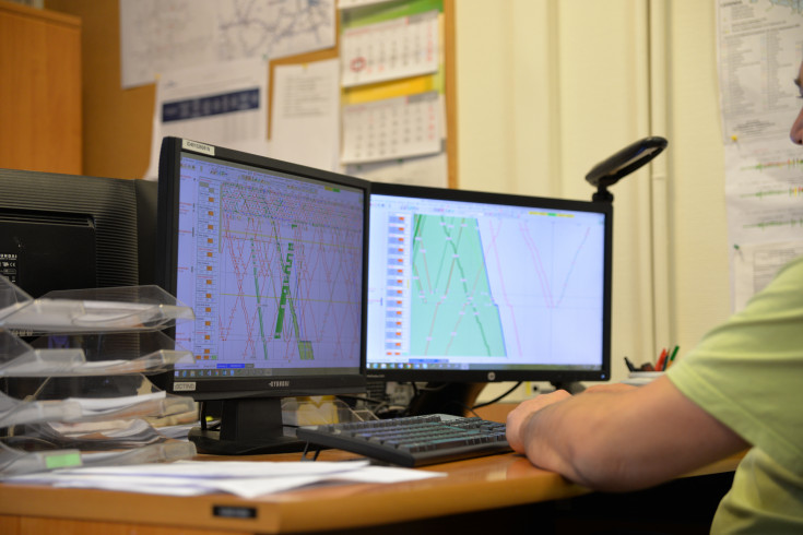 centrala, rozkład jazdy, centrum rozkładów jazdy, pracownicy, pracownik, zarządzanie ruchem kolejowym, centrum zarządzania ruchem kolejowym
