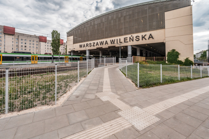 Warszawa, przejazd kolejowo-drogowy, przejście, rogatka, rowerzysta, KPO, digitalizacja, Warszawa Wileńska