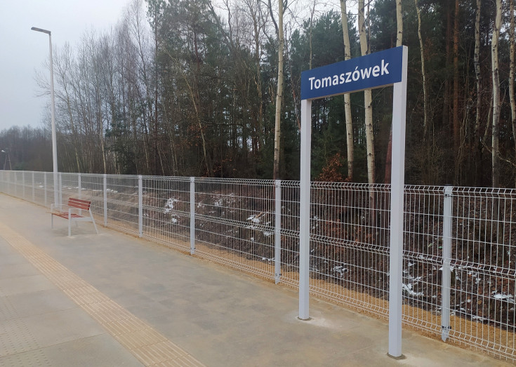 LK25, nowy przystanek, nowa wiata, nowa infrastruktura, program budowy 200 przystanków kolejowych, nowy peron, Tomaszówek