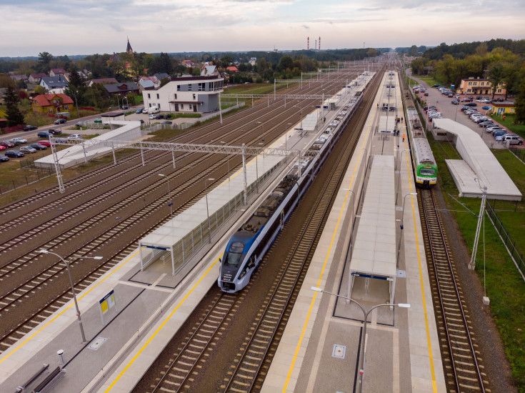 stacja, pociąg pasażerski, Małkinia Górna