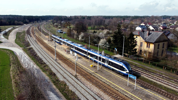 peron, stacja, nowa infrastruktura, pociąg pasażerski, Ludynia