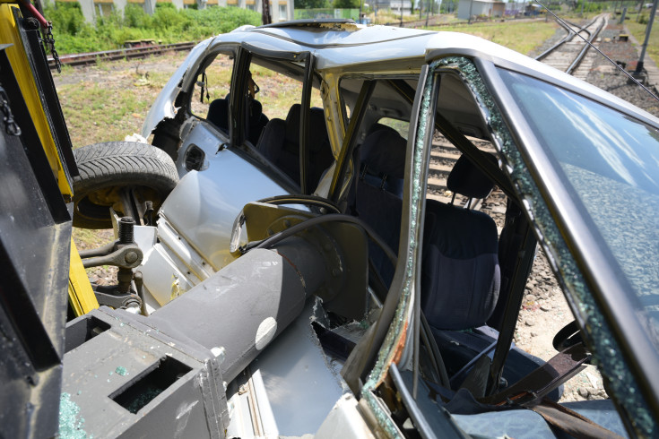 bezpieczny przejazd, zderzenie, przejazd kolejowo-drogowy, wydarzenie plenerowe, symulacja zderzenia, akcja ratunkowa, akcja ratownicza