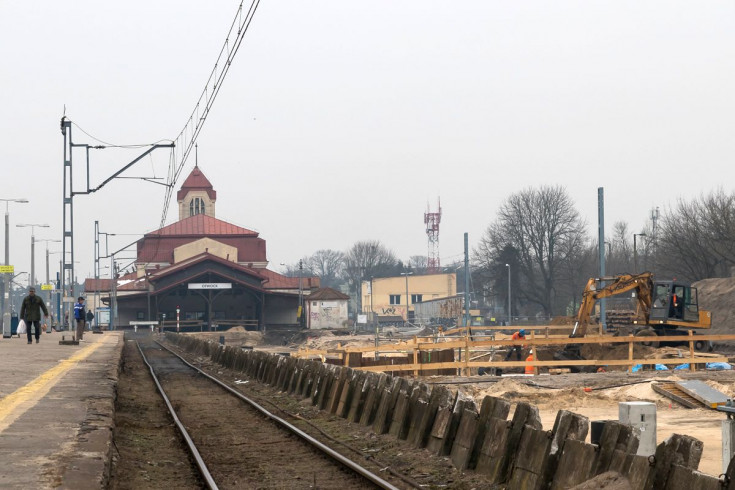 sieć trakcyjna, peron, wiadukt, modernizacja, Otwock, przejście podziemne, stacja, tor