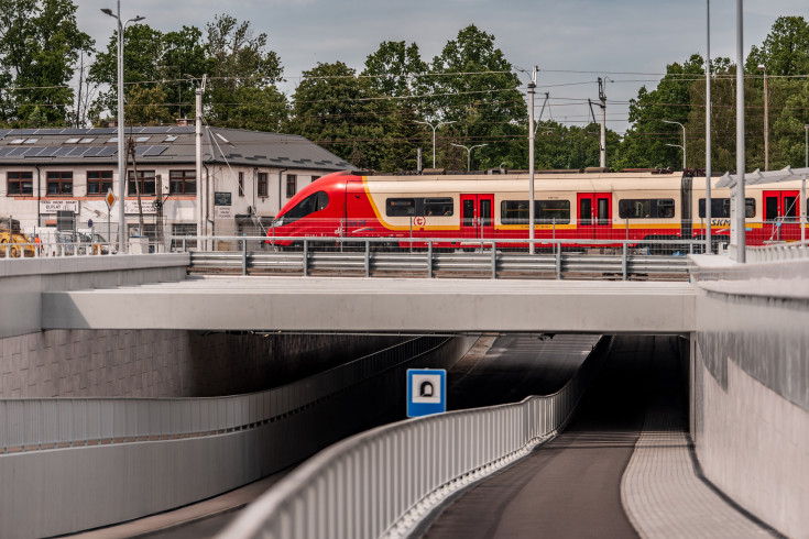 pociąg, SKM Warszawa, Sulejówek, nowy tunel, nowa infrastruktura