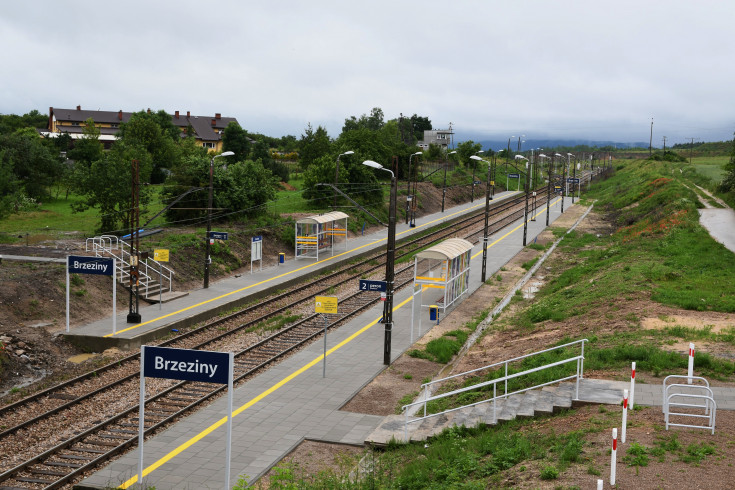 Kielce, pociąg pasażerski, przystanek, Busko-Zdrój, Brzeziny