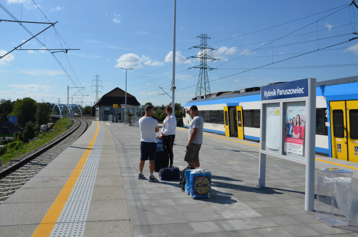 pasażer, peron, nowy przystanek, nowa infrastruktura, Rybnik Paruszowiec