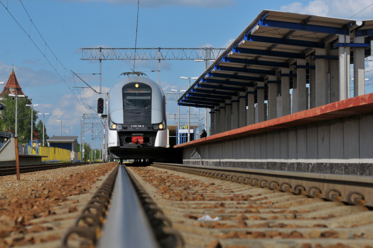 peron, linia kolejowa, LCS, lokalne centrum sterowania, Pendolino, pociąg, E65, Nasielsk, tor