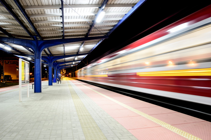 pociąg, tor, infrastruktura kolejowa