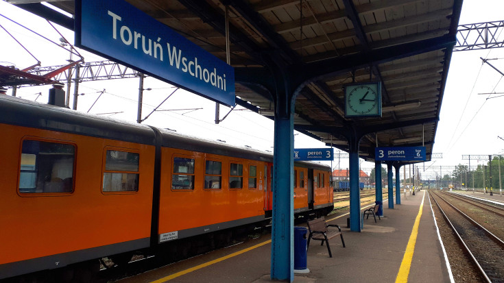 peron, stacja, pociąg, Toruń Wschodni