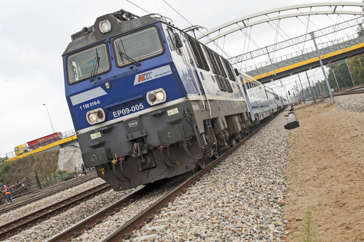 pociąg, PKP Intercity, LK1, lokomotywa, tor, infrastruktura kolejowa