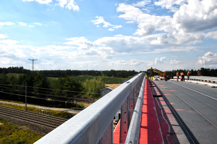 CMK, nowy wiadukt, Centralna Magistrala Kolejowa, budowa wiaduktu