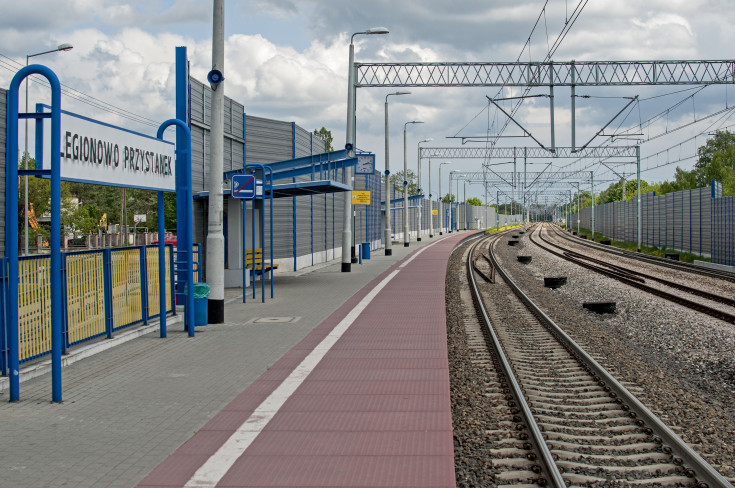 peron, linia kolejowa, informacja pasażerska, Legionowo, infrastruktura kolejowa